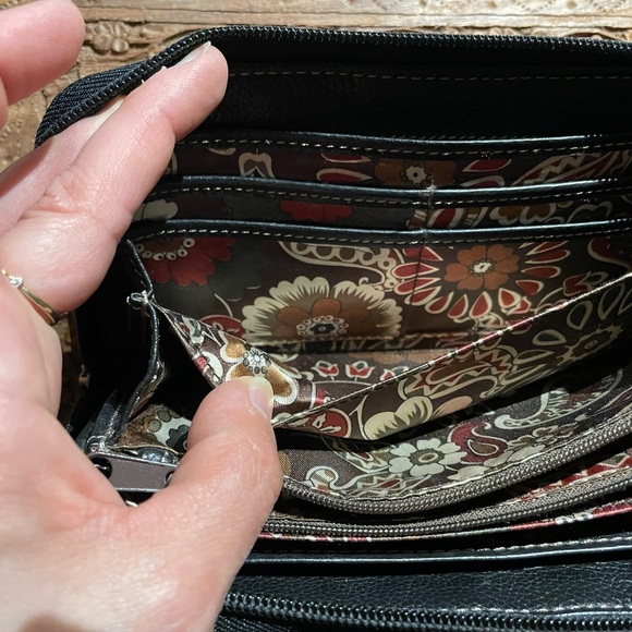 Leather wallet with floral satin lining - Picture 6 of 10